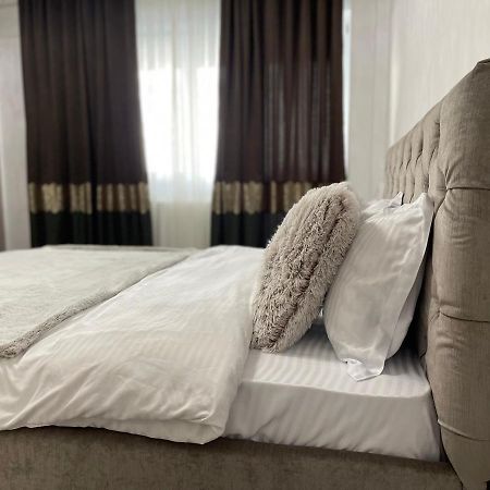 Q Luxury Palas Mall Яссы Экстерьер фото