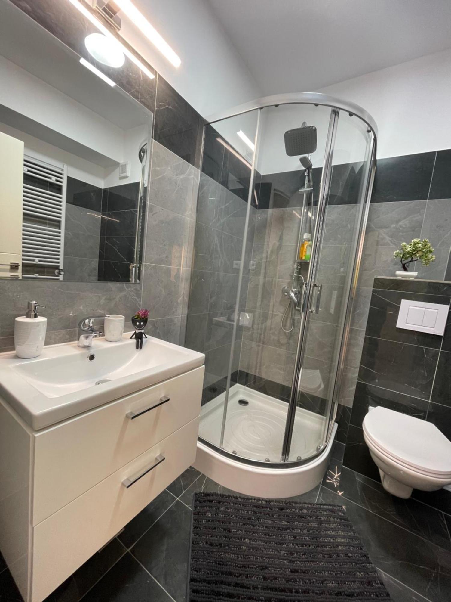 Q Luxury Palas Mall Яссы Экстерьер фото